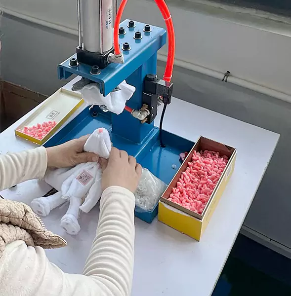 Förstahandserfarenhet på en docktillverkningsfabrik Förstahandserfarenhet på en docktillverkningsfabrik
